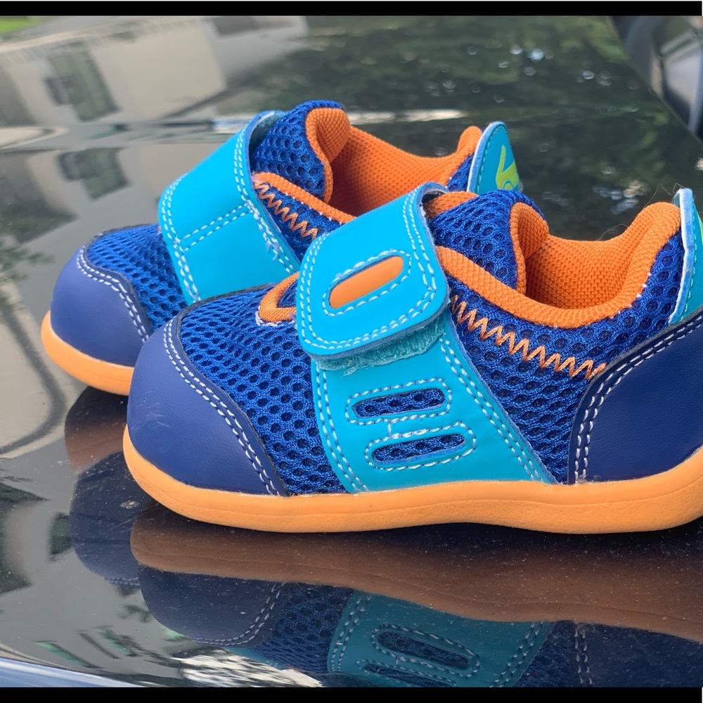 See Kai Run infant/toddler Shoes/sneakers size 5